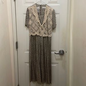 🎉HOST PICK🎉Vintage Karin Stevens floral print maxi dress, embroidered size 10